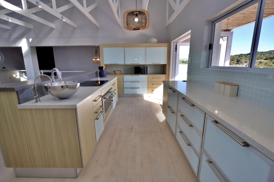4 Bedroom Property for Sale in Stilbaai Oos Western Cape